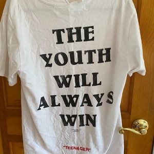 Off- White T-Shirt